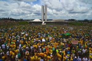 A manifestação contra o governo e a corrupção na Esplanda dos Ministérios ( Marcello Casal Jr/Agência Brasil)