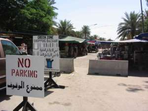 Targowisko dla uprzywilejowanych - mieszkańców Green Zone w Bagdadzie / wikipedia commons