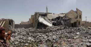Skutki bombardowań saudyjskich w mieście Sanaa -- stolicy Jemenu. Źródło: Wikimedia Commons.