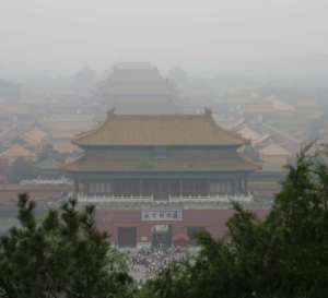 Smog nad Zakazanym Miastem w Pekinie / fot. Wikimedia Commons