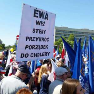 Na demonstracji opozycji antypisowskiej głos zabierał m.in. Grzegorz Schetyna, Bronisław Komorowski i Kamila Gasińska-Pihowicz/facebook.com
