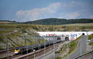 Wjazd do tunelu w Calais / wikipedia commons