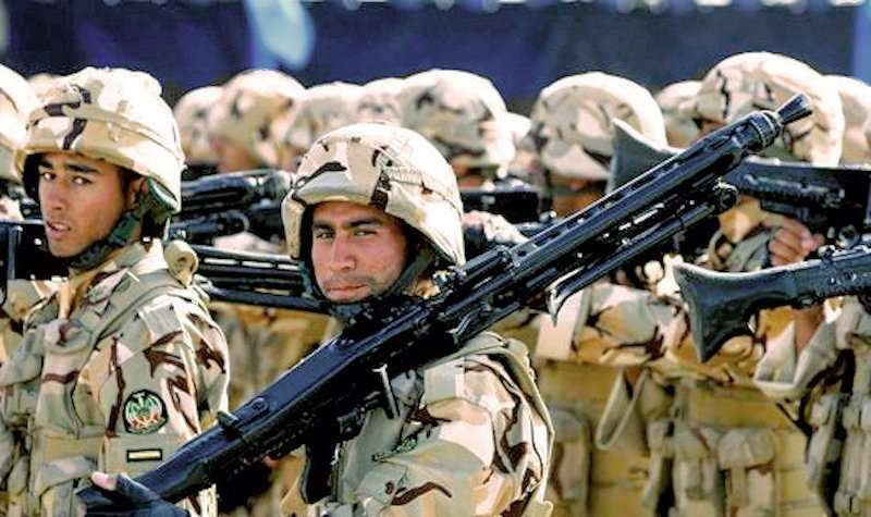 Żołnierze Korpusu Strażników Rewolucji Islamskiej; źródło: Pintrest.